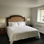 Elker Inn & Suites